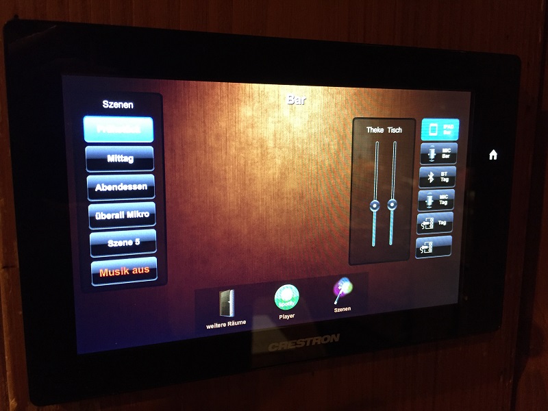 Crestron Touchscreen Berghotel Astenkrone