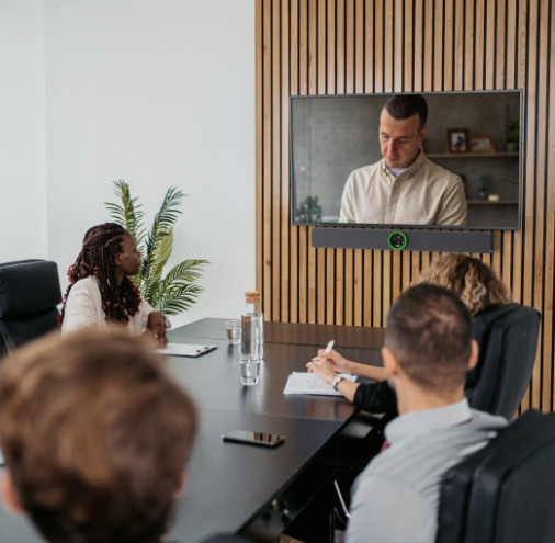 Crestron Videobar 70 mittelgroßer Konferenzraum