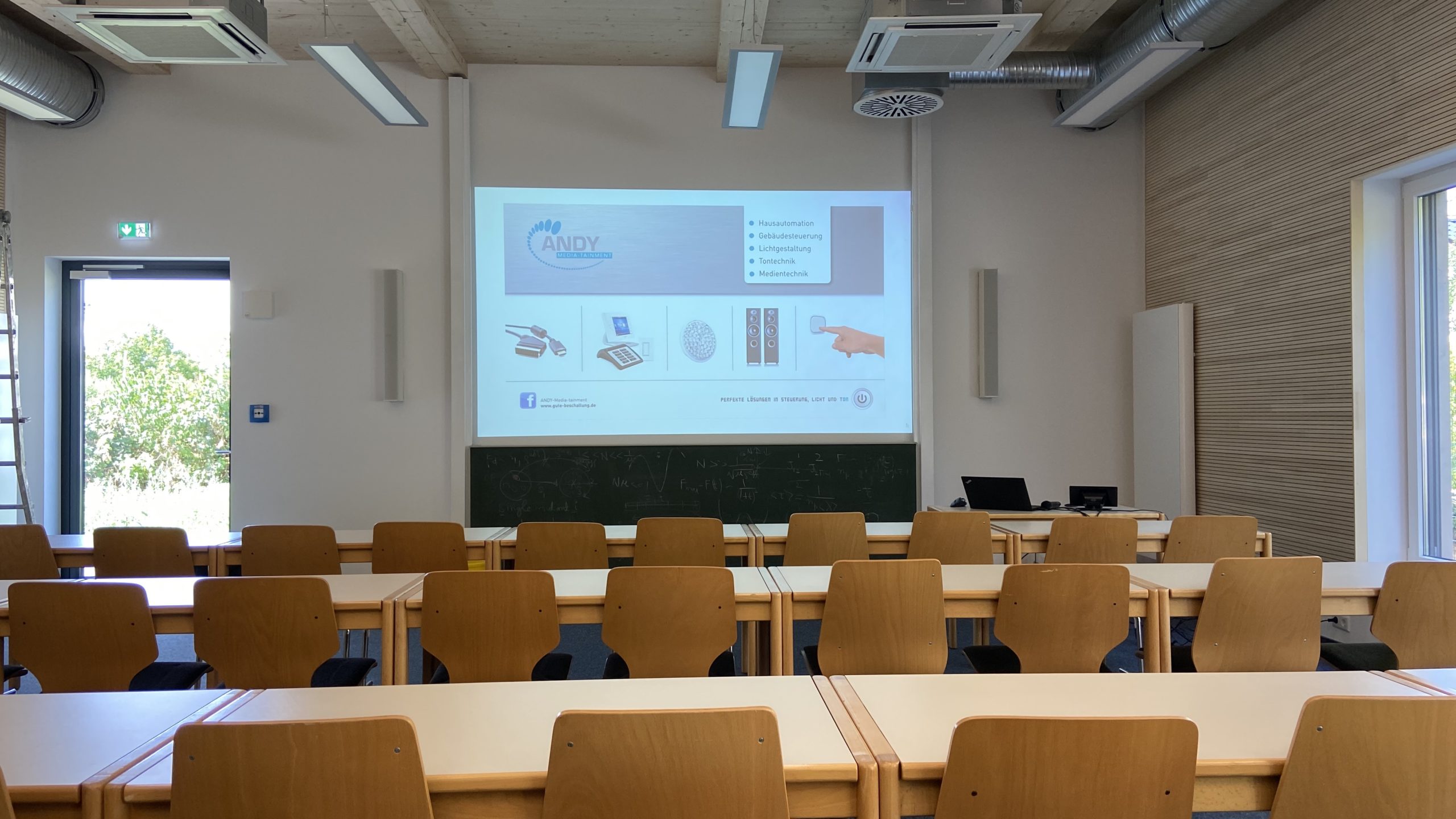 IMG_5397 Medientechnik im Hörsaal des Max-Planck-Institut